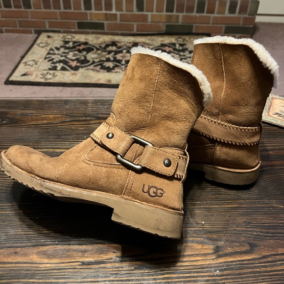 UGG Shoes - Sz 8.5 ladies UGG lambs wool Sherpa suede harness boots